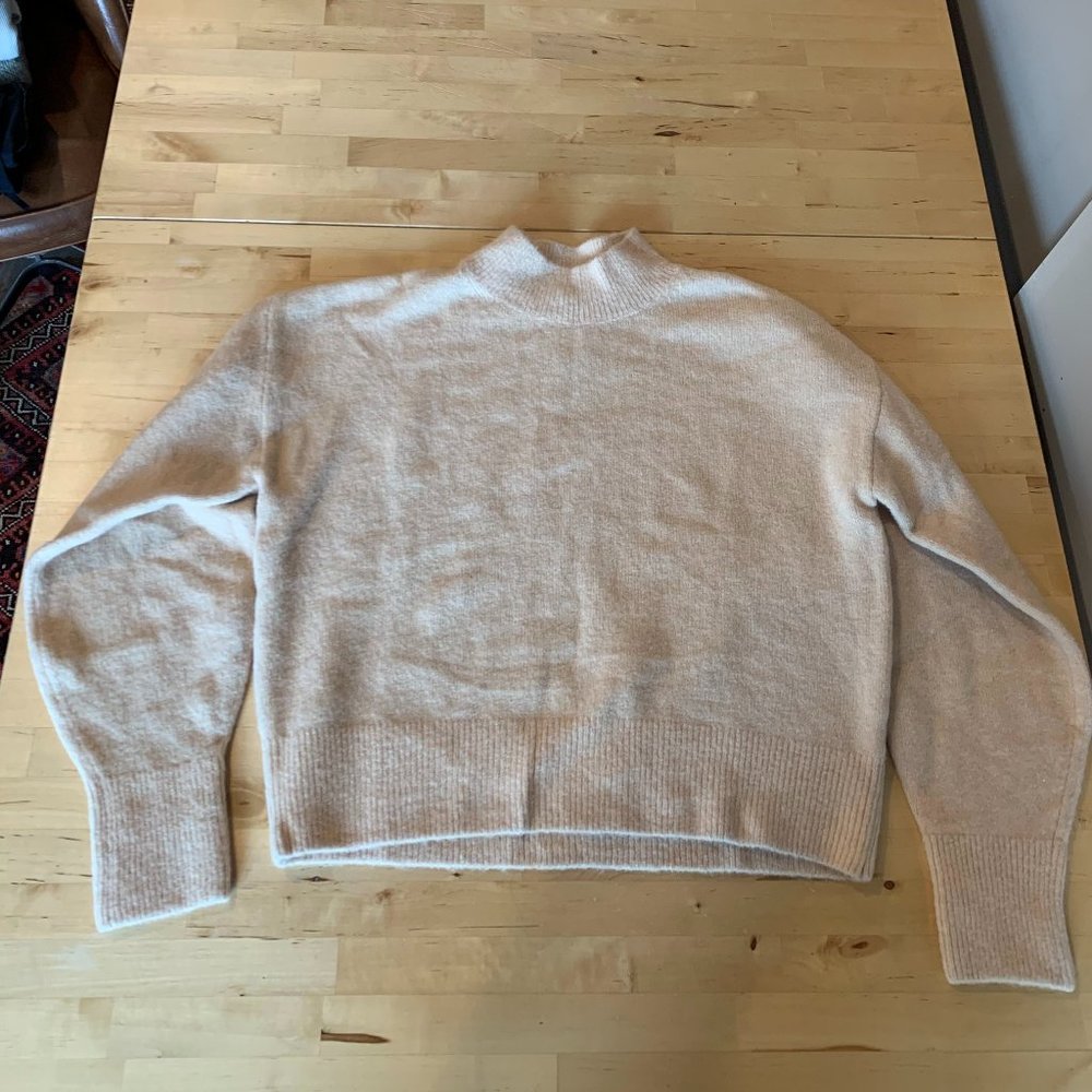 NWT Woolen Bloom Sweater